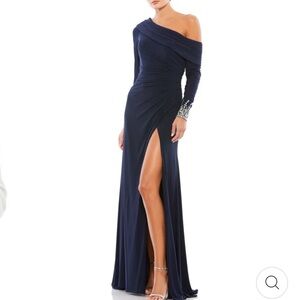 MAC DUGGAL SZ 4 JEWELED CUFF DRIP SHOULDER FAUX WRAP GOWN. NWT